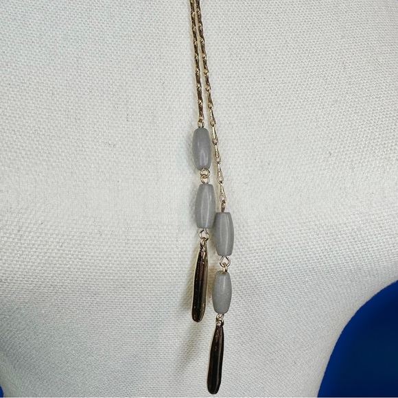 NEW Semi-Precious Gemstone Lariat Style Gray & Goldtone Necklace - Picture 5 of 6